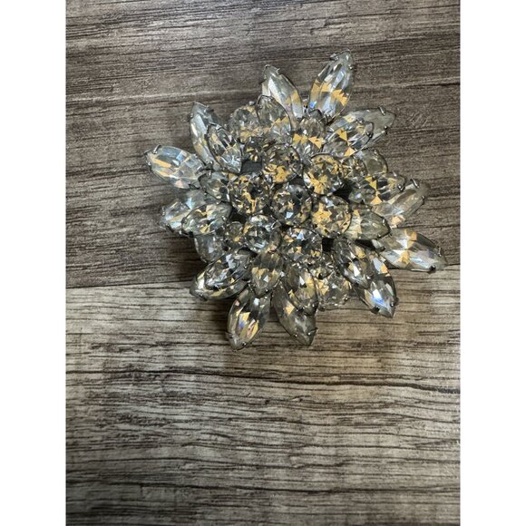 Vintage Weiss Austrian Rhinestone Brooch 1942 Crystal Flower Pin Elegant Stateme - Picture 3 of 8